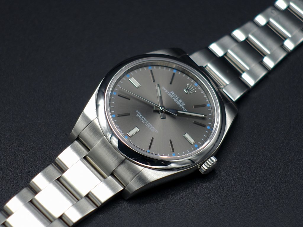 ROLEX OYSTER PERPETUAL 114300 €6.950